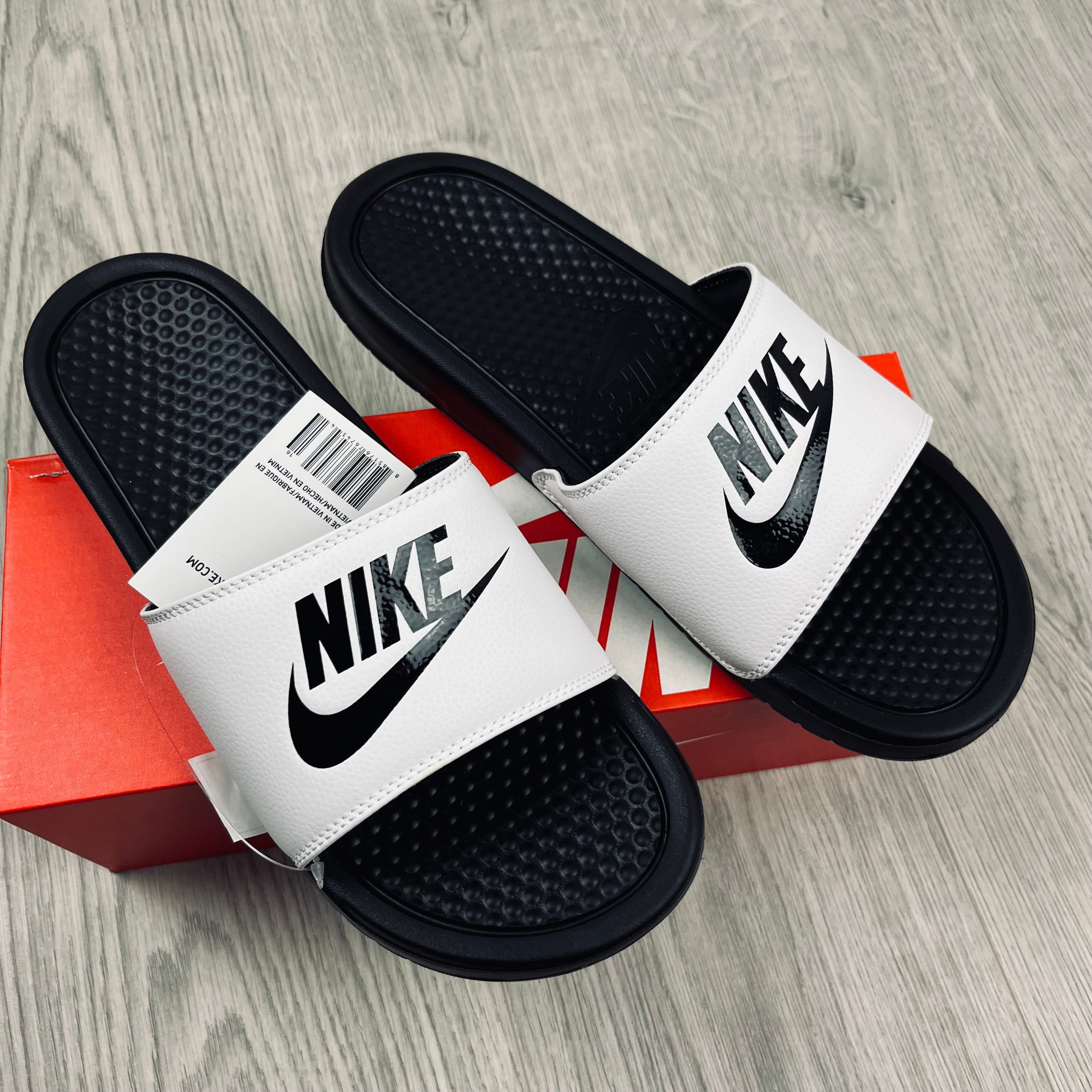 Nike Benassi Slides - White