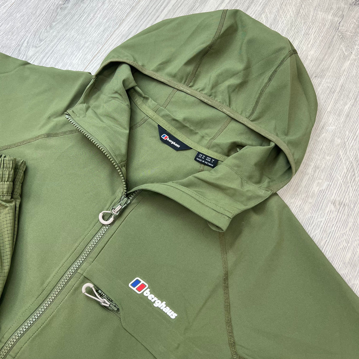 Berghaus 'WaverTree' Tracksuit - Khaki
