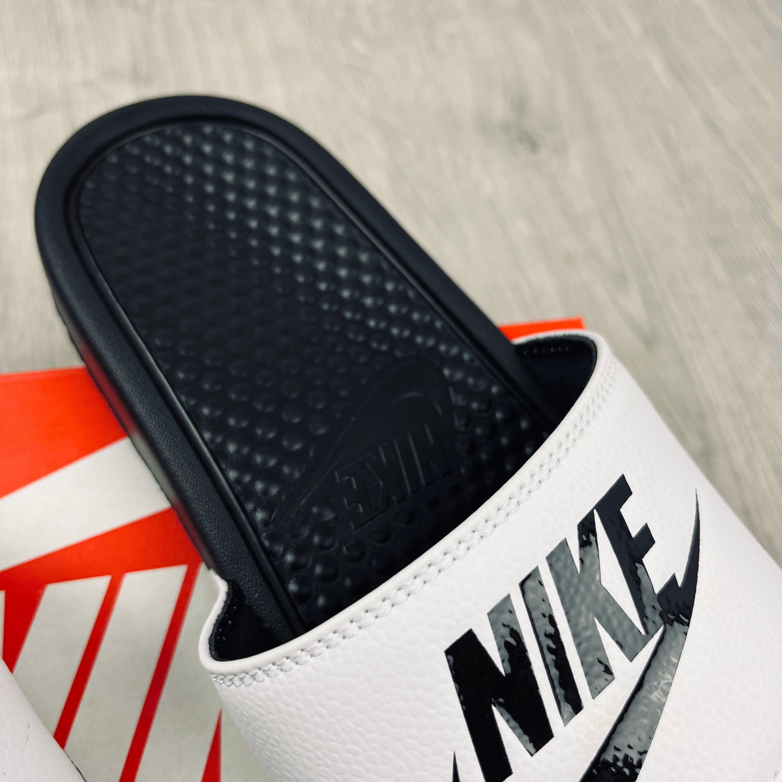 Nike Benassi Slides - White