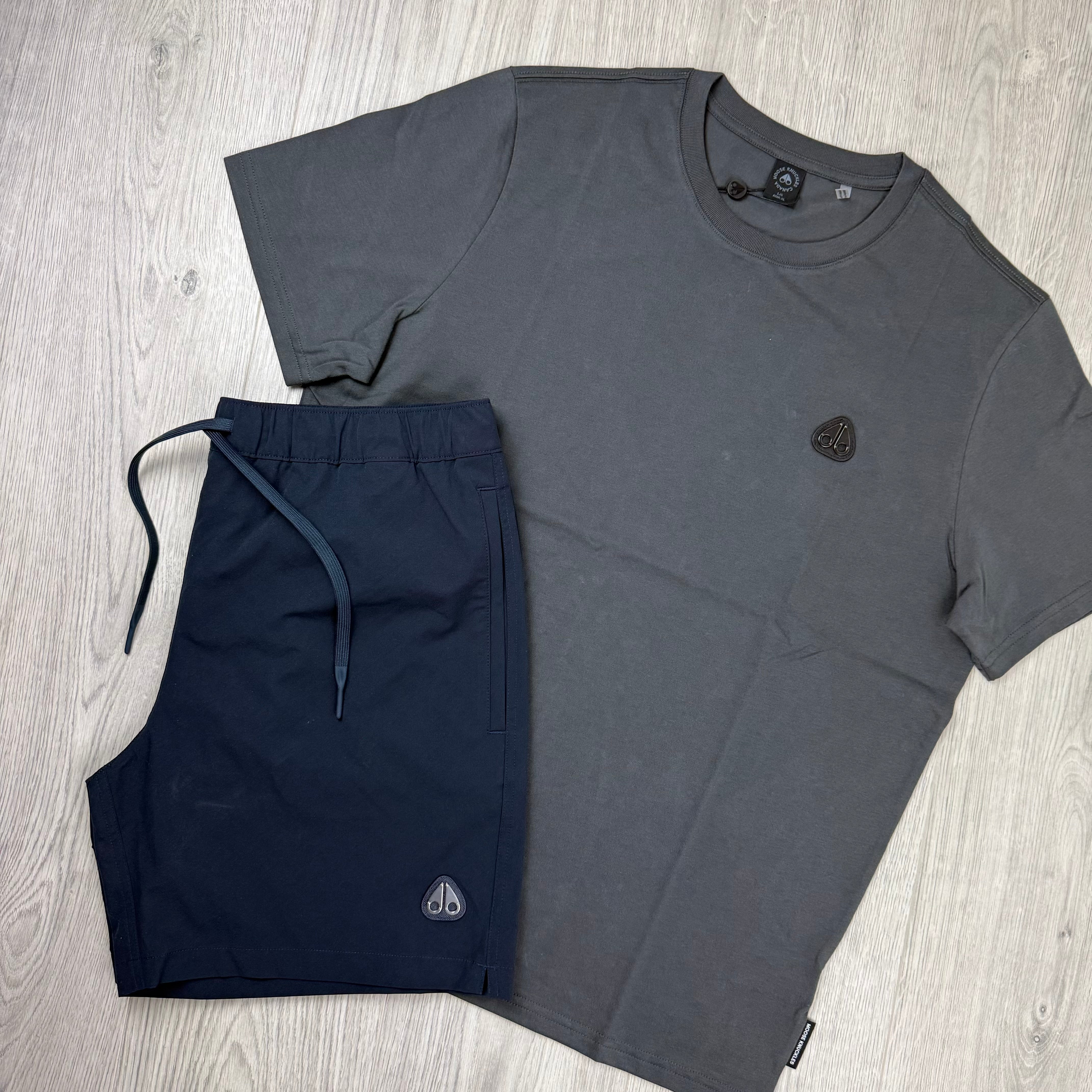 Moose Knuckles Holiday Set - Cement/Navy