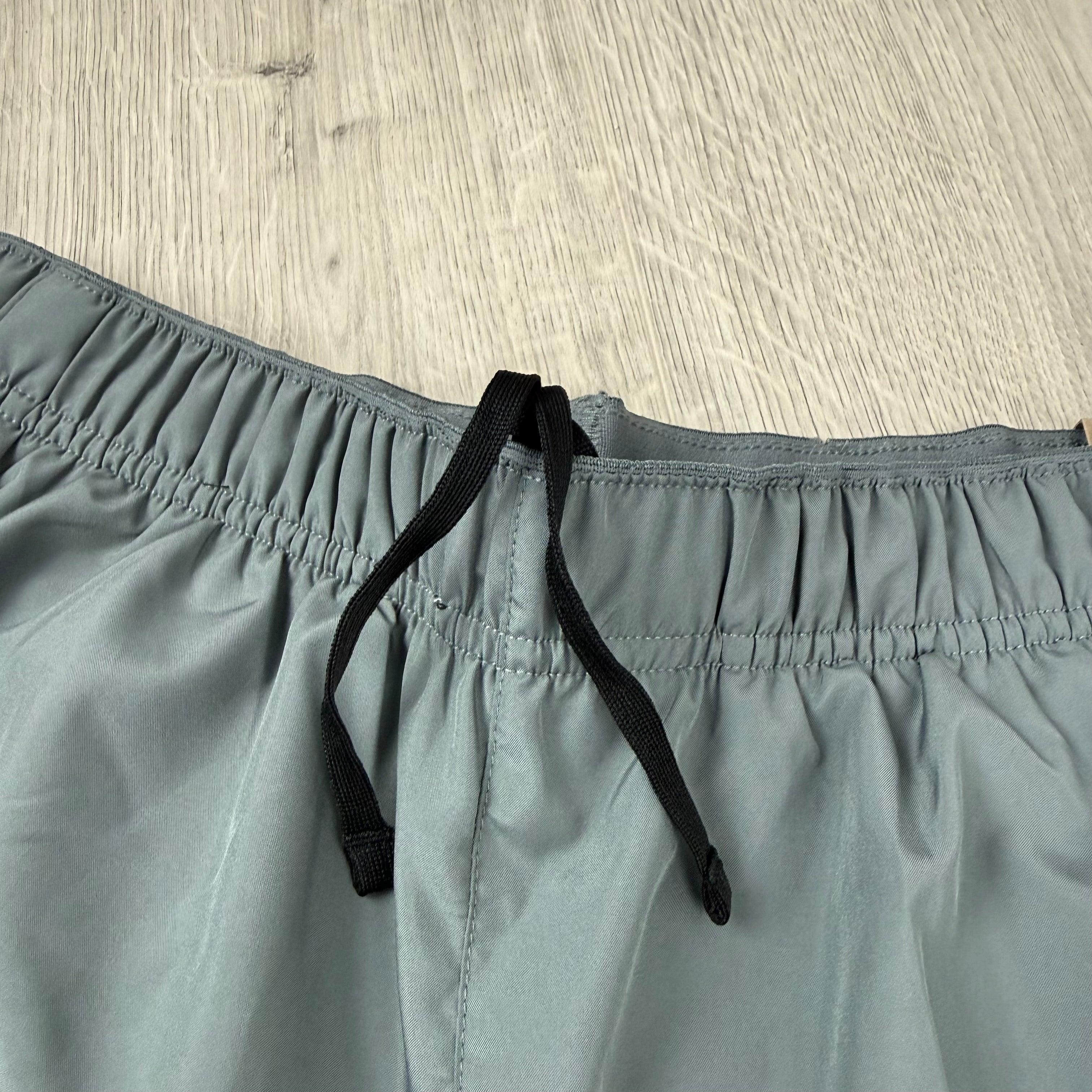 Nike 'Challenger' Pocket Shorts - Smoke Grey